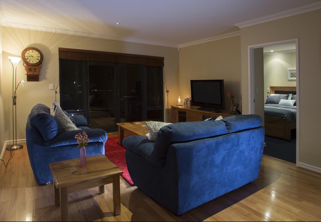 Murray River Lodge Luxury Boutique Accommodation B&B - Adults Only North Yunderup Szoba fotó
